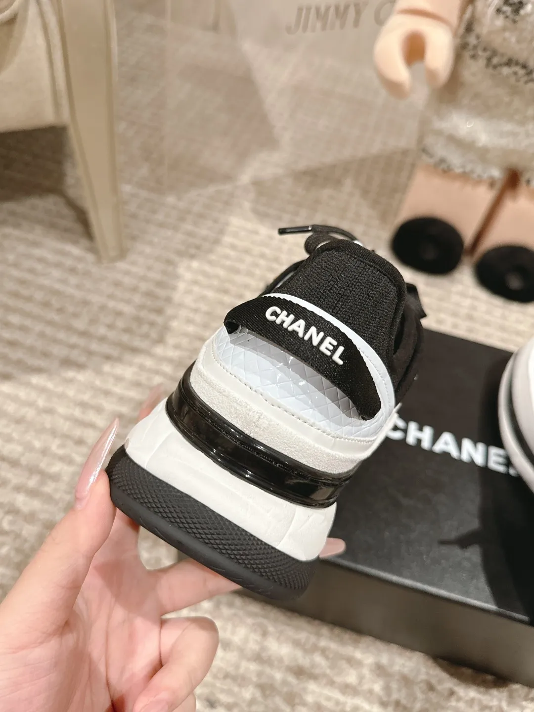 👟👟Ex-factory price 560👟👟Chanel Chanel dad shoes, casual sports shoes. This classic design; the upper is embroidered with various techniques; the outsole is fashionable and sporty; it is unusual to incorporate a variety of color matching elements... The diversified mix and match is very good-looking and versatile, casual, fashionable, sports, and outdoor can be taken into account... ꫛꫀꪝ Go➫ Material: ❶Upper is made of: Original imported first-layer silk cowhide + original waterproof cloth + original first-layer cowhide ❷Inner lining: original sheep lining ❸Outsole based on: original T👟👟Factory price U combination outsole Special counter boutique packaging complete set for women 35–41